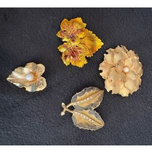 Set of 4 Vintage Goldtone Brooches (one is Sarah Coventry)